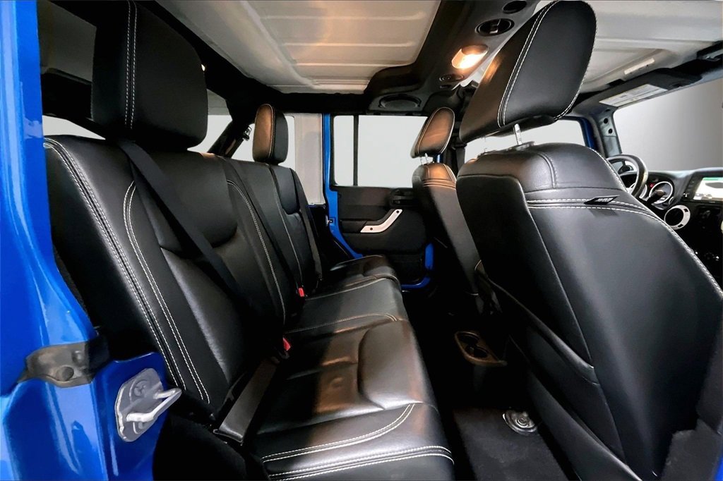 Used 2014 Jeep Wrangler Unlimited Sahara image 24