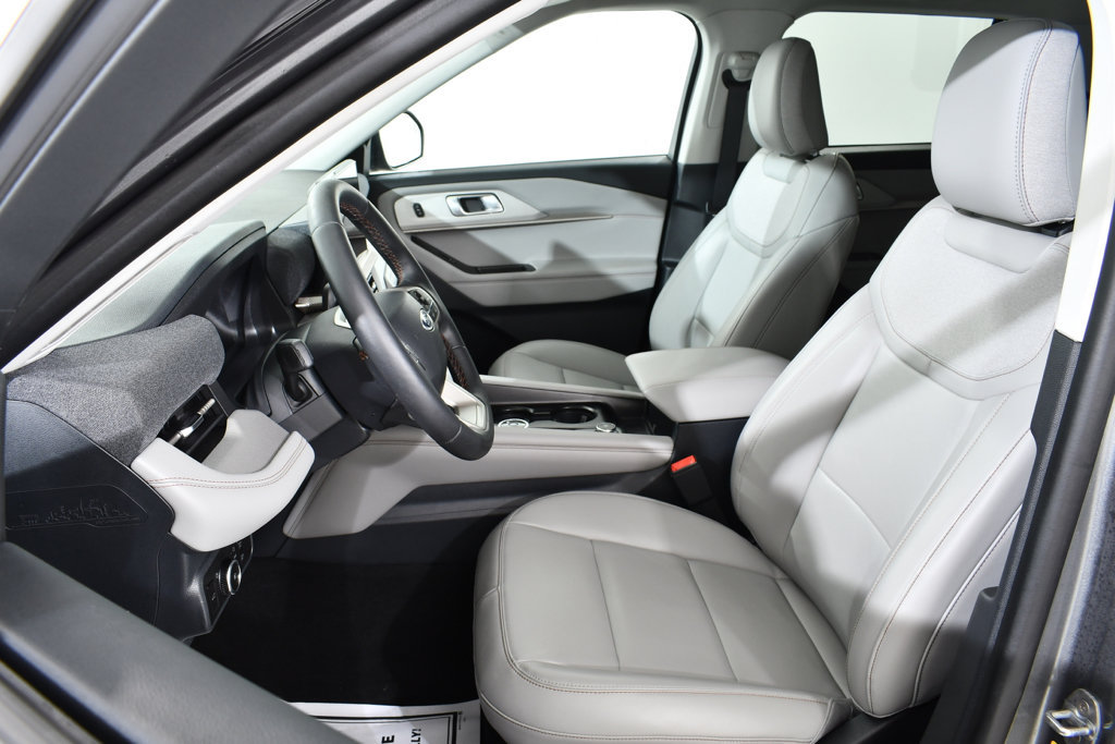 Used 2026 Ford Explorer Active w/ Active Comfort Package AWD/4WD image 6