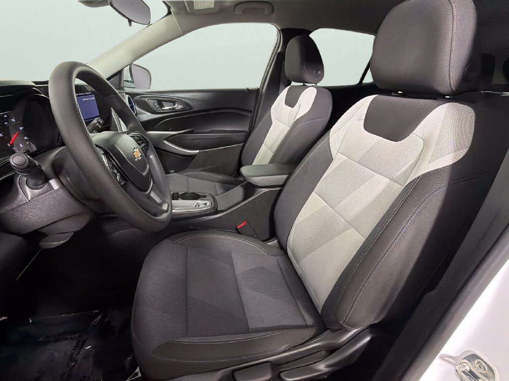 Certified 2024 Chevrolet Trax LS w/ LS Convenience Package FWD image 17