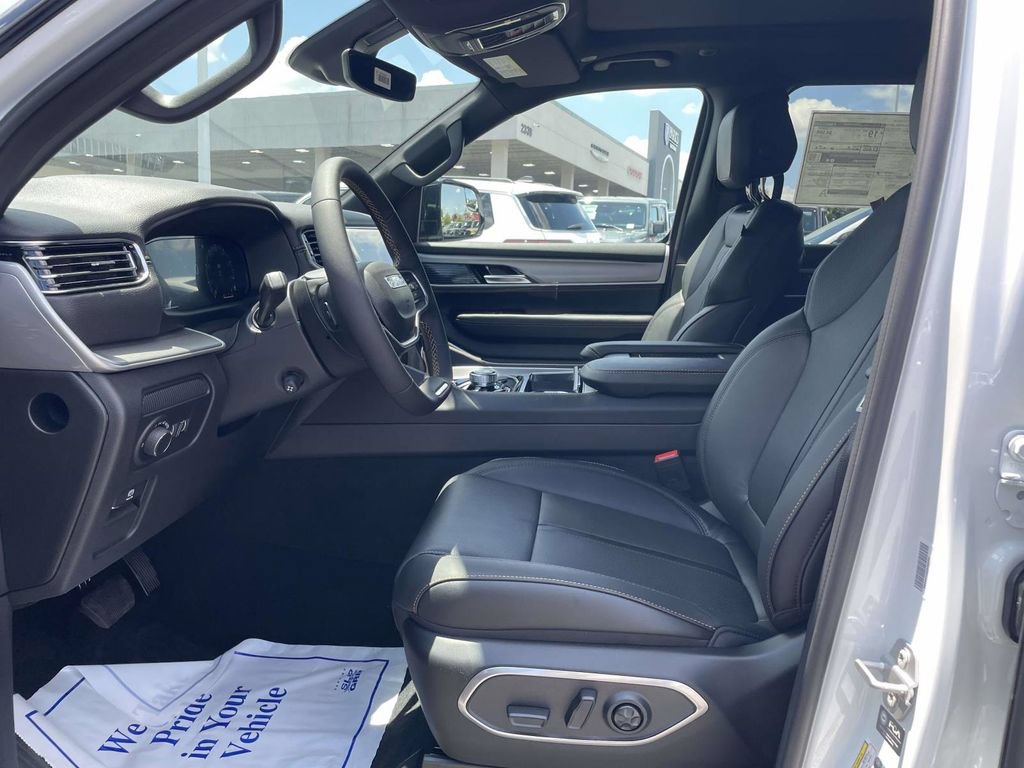 New 2026 Jeep Grand Wagoneer 4WD image 27