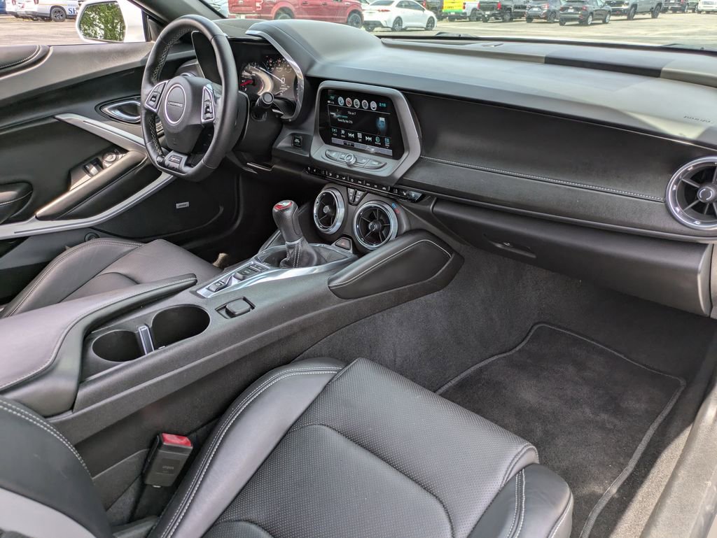 Used 2017 Chevrolet Camaro SS RWD image 17