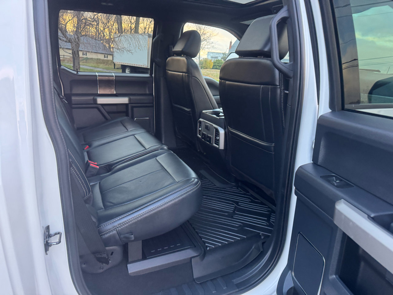 Used 2022 Ford F450 Lariat w/ Lariat Ultimate Package image 24