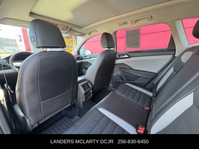 Used 2022 Volkswagen Taos SEL w/ Panoramic Sunroof Package image 18