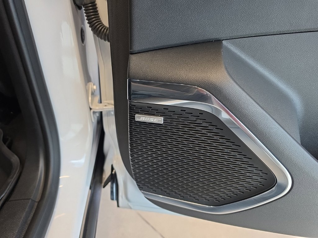 Used 2025 Chevrolet Traverse RS w/ LPO, Floor Liner Package FWD image 56
