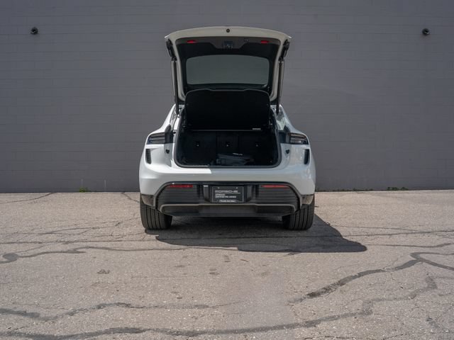 Certified 2024 Porsche Macan Turbo Electric AWD/4WD image 14
