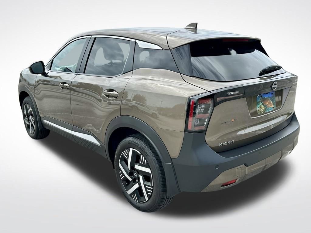 Used 2025 Nissan Kicks SV FWD image 7