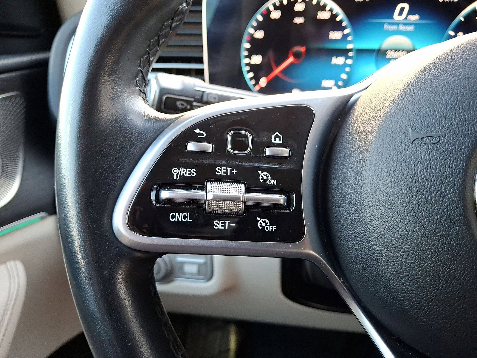 Used 2022 Mercedes-Benz GLE 350 4matic image 17