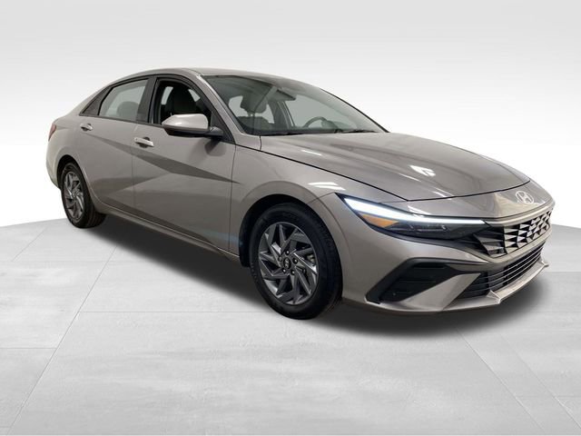 Used 2024 Hyundai Elantra SEL image 5