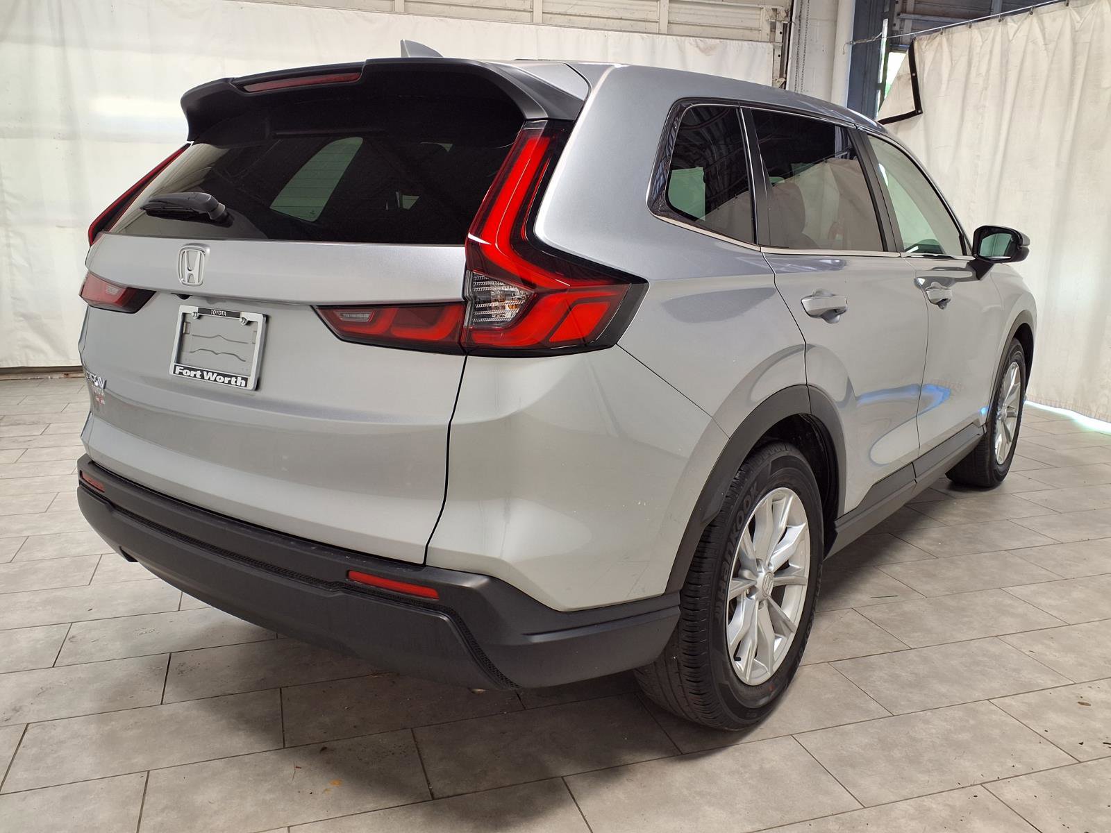 Used 2025 Honda CR-V EX image 9