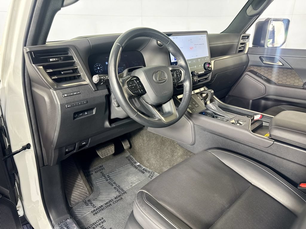 Used 2024 Lexus GX 550 w/ Cold Area Package AWD/4WD image 9