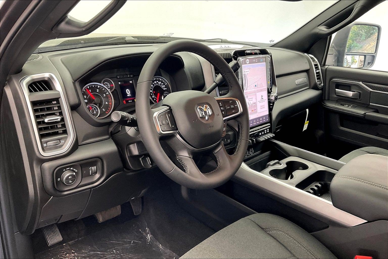 New 2026 RAM 3500 Big Horn AWD/4WD image 4