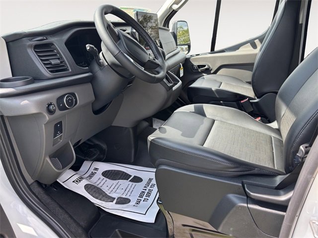 New 2025 Ford Transit 250 148 Medium Roof image 9