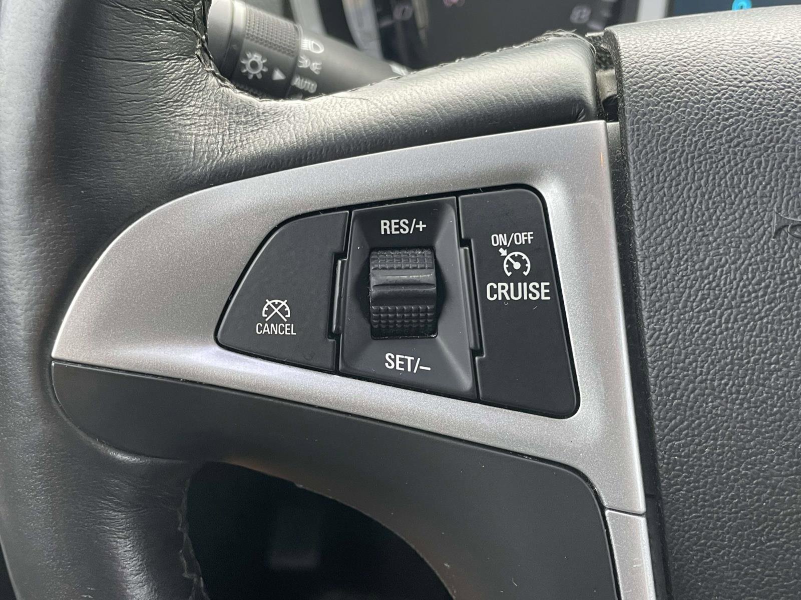 Used 2017 Chevrolet Equinox LT w/ Convenience Package FWD image 18