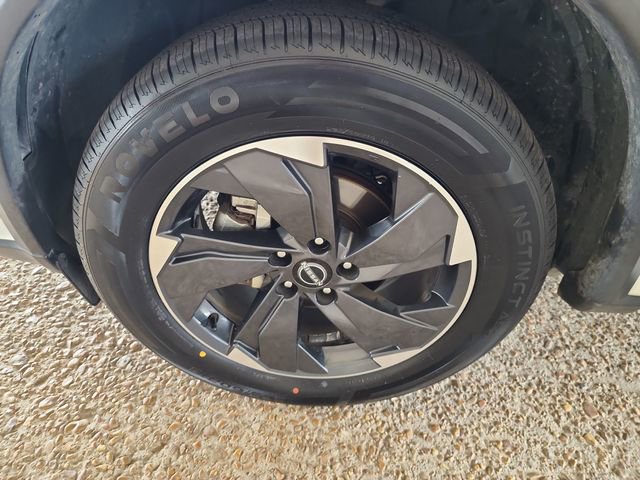Used 2024 Nissan Rogue SV image 23