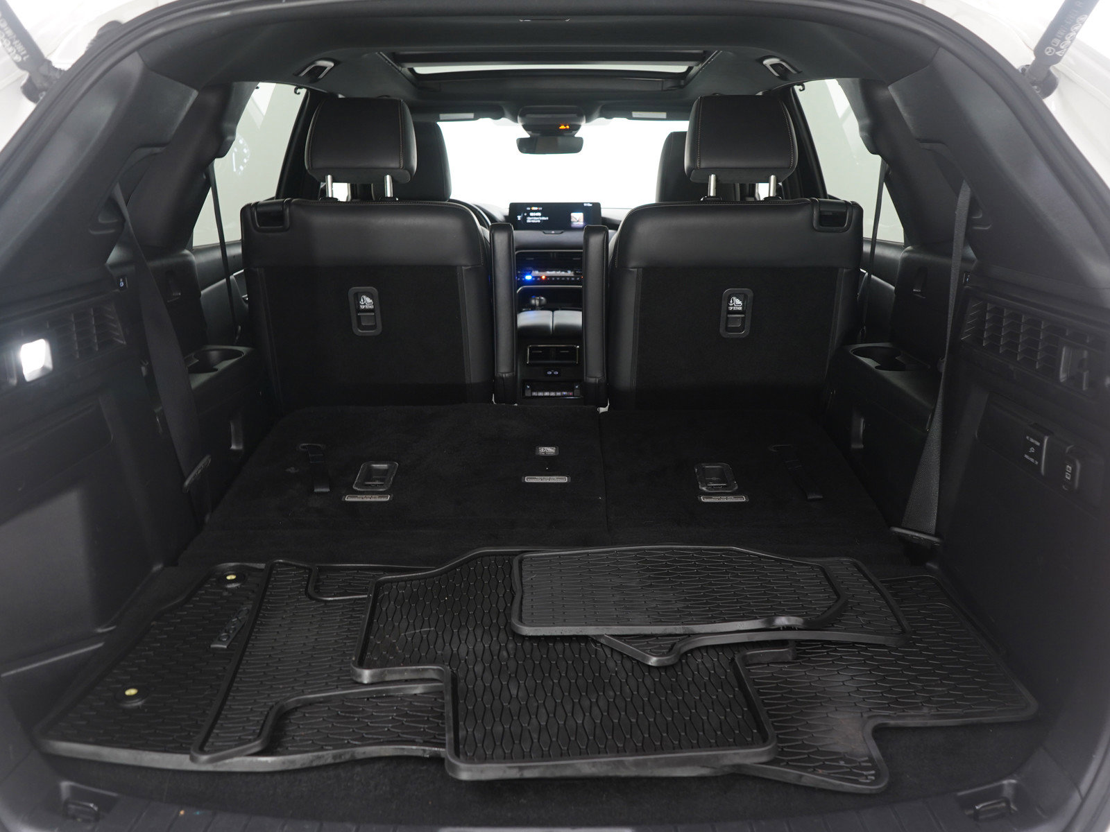 Certified 2024 MAZDA CX-90 3.3 Turbo w/ Premium Plus Pkg image 9