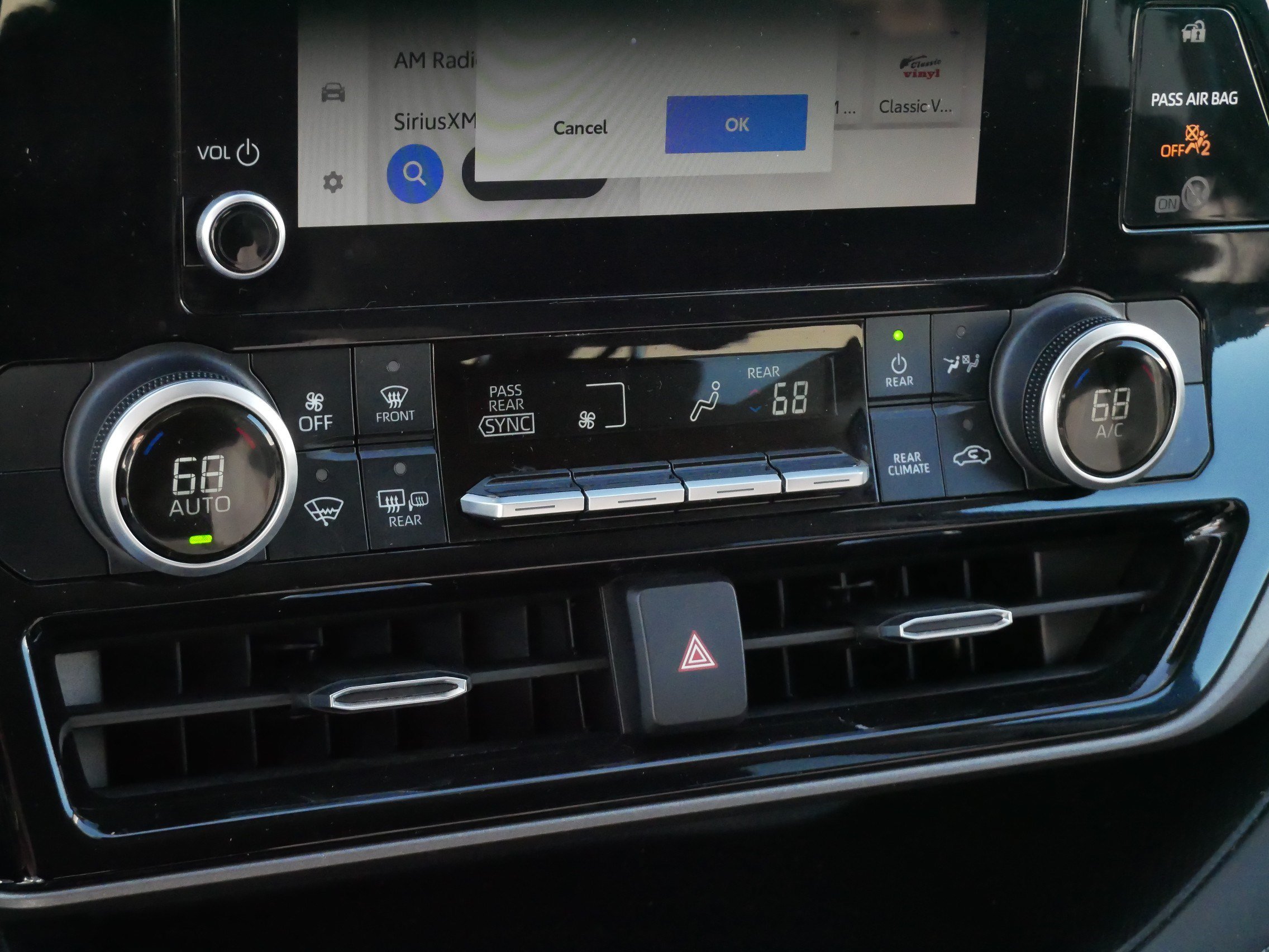 Certified 2024 Toyota Highlander LE AWD/4WD image 23