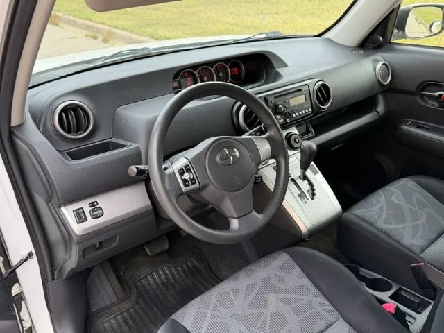 Used 2012 Scion xB FWD image 18