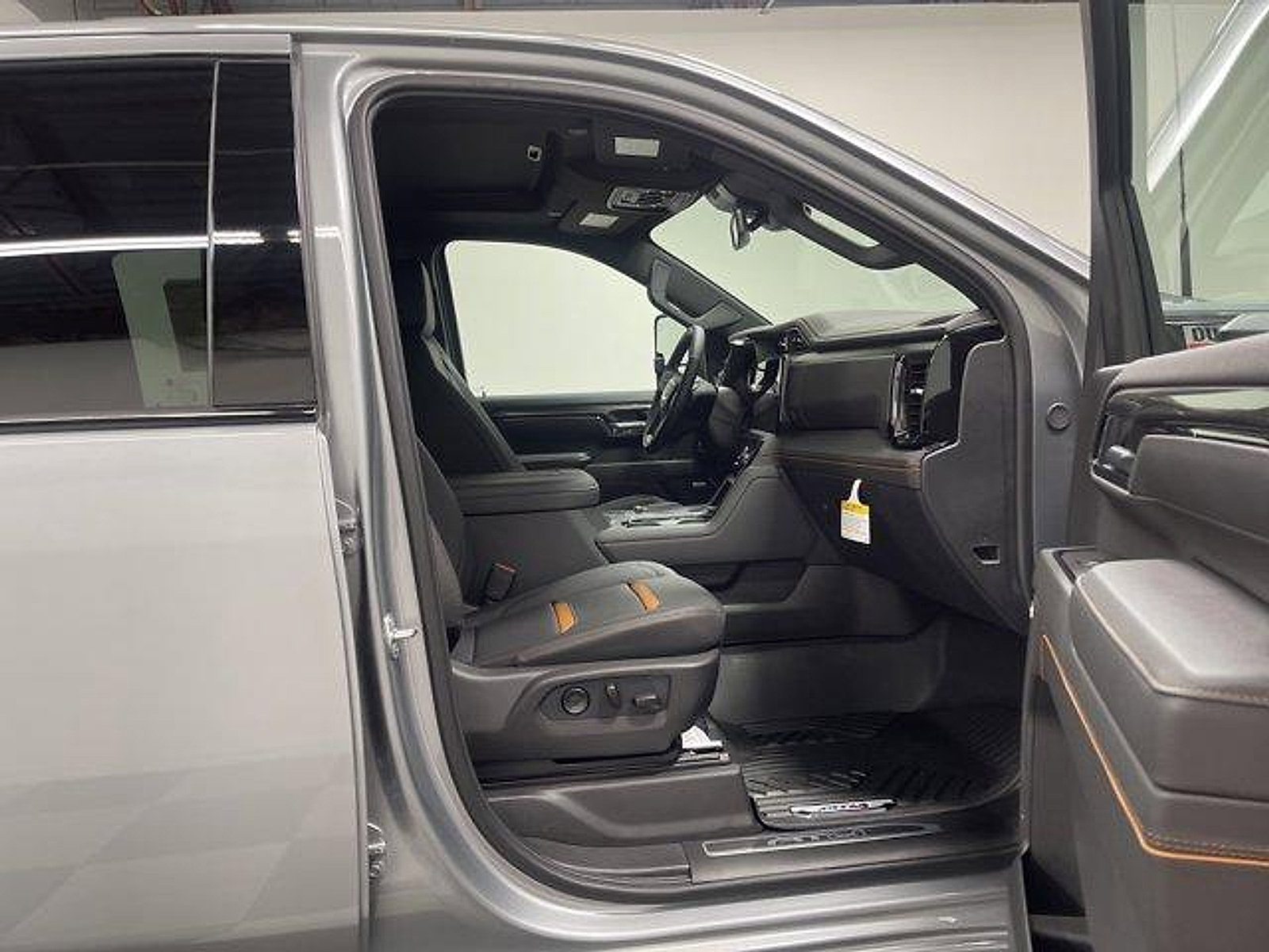 New 2026 GMC Sierra 2500 AT4 w/ LPO, Black Badging Package AWD/4WD image 19