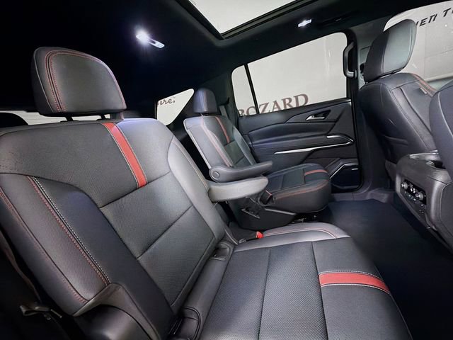 Used 2024 Chevrolet Traverse RS FWD image 35