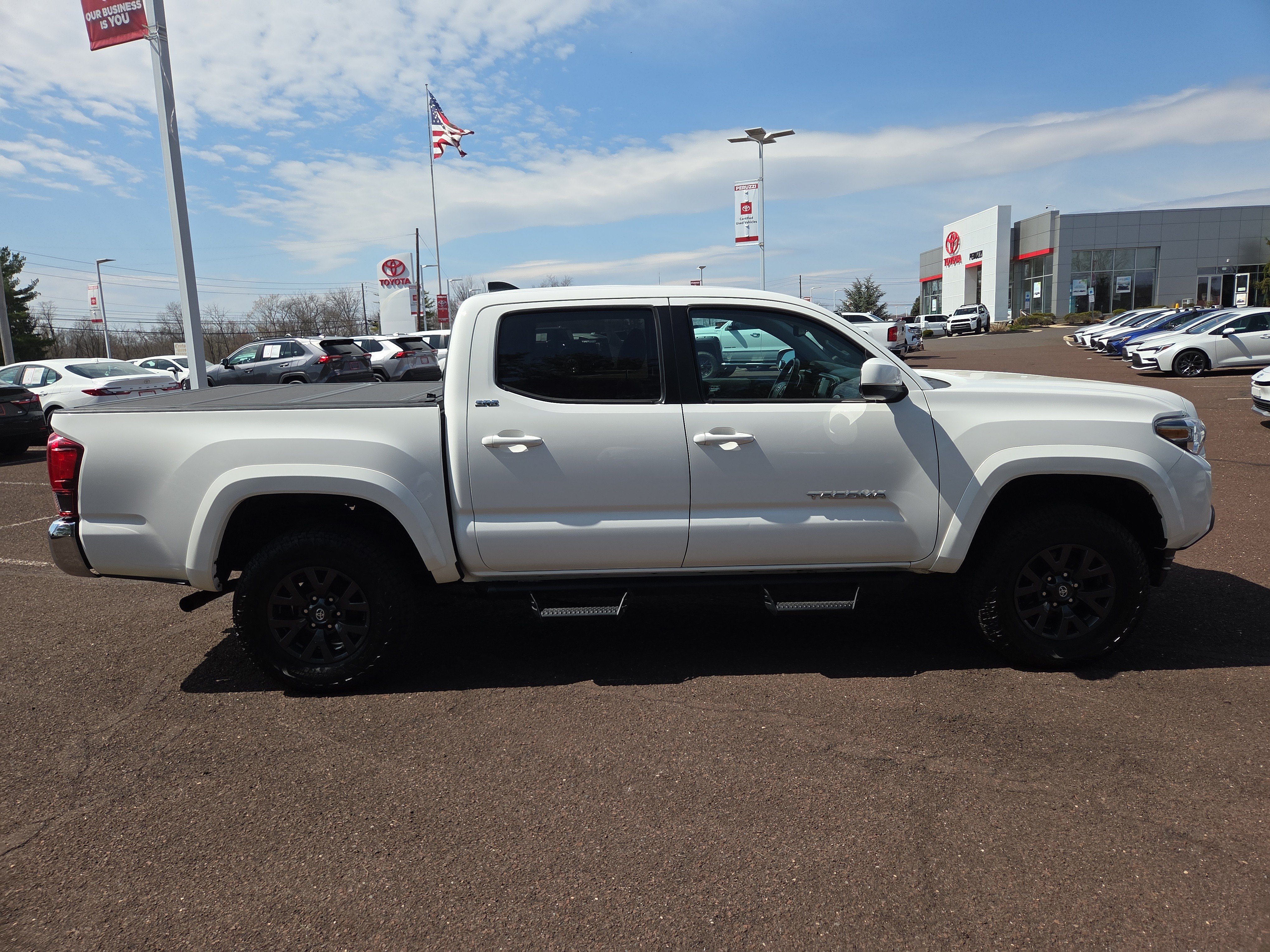 Certified 2023 Toyota Tacoma SR5 AWD/4WD image 2
