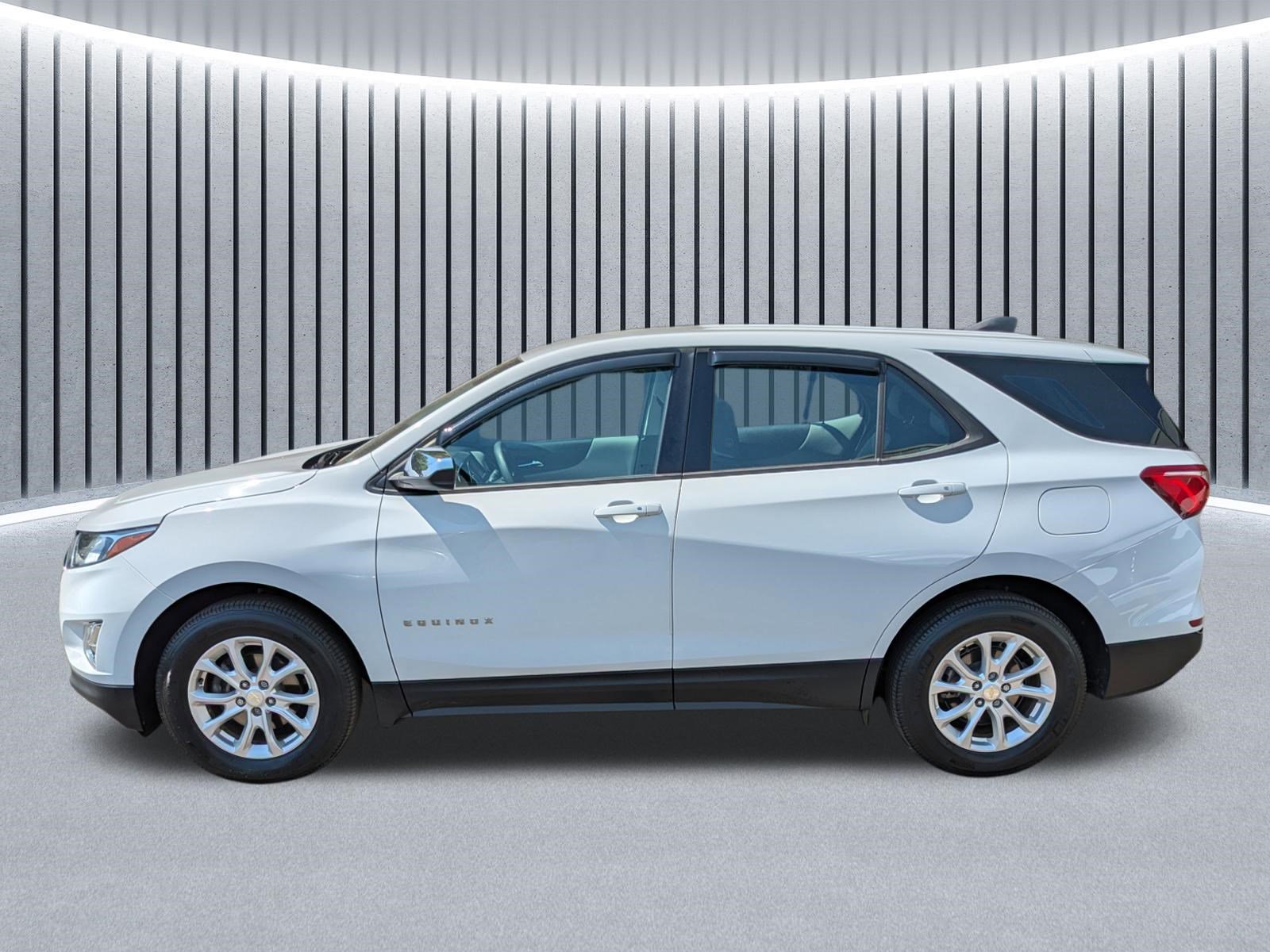 Used 2018 Chevrolet Equinox LS FWD image 10