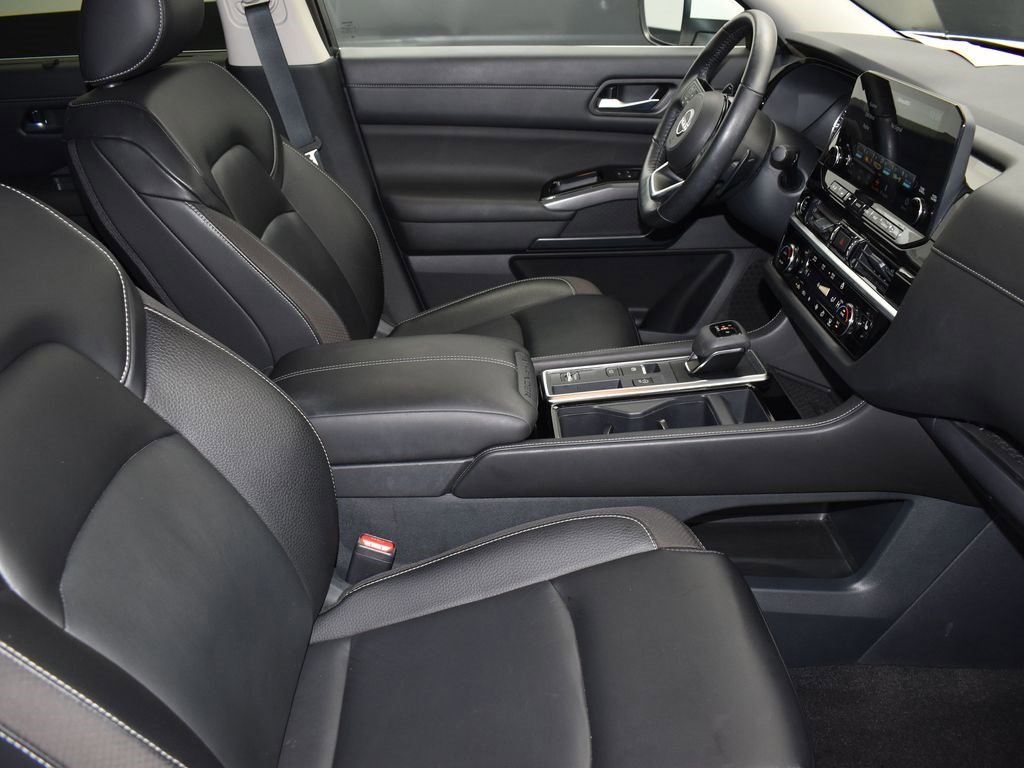 Used 2024 Nissan Pathfinder SL image 26