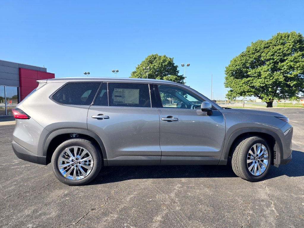 New 2026 Toyota Grand Highlander AWD image 18