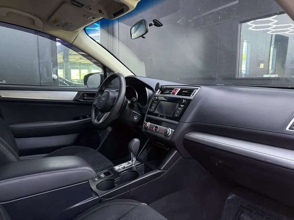 Used 2018 Subaru Outback 2.5i AWD/4WD image 29