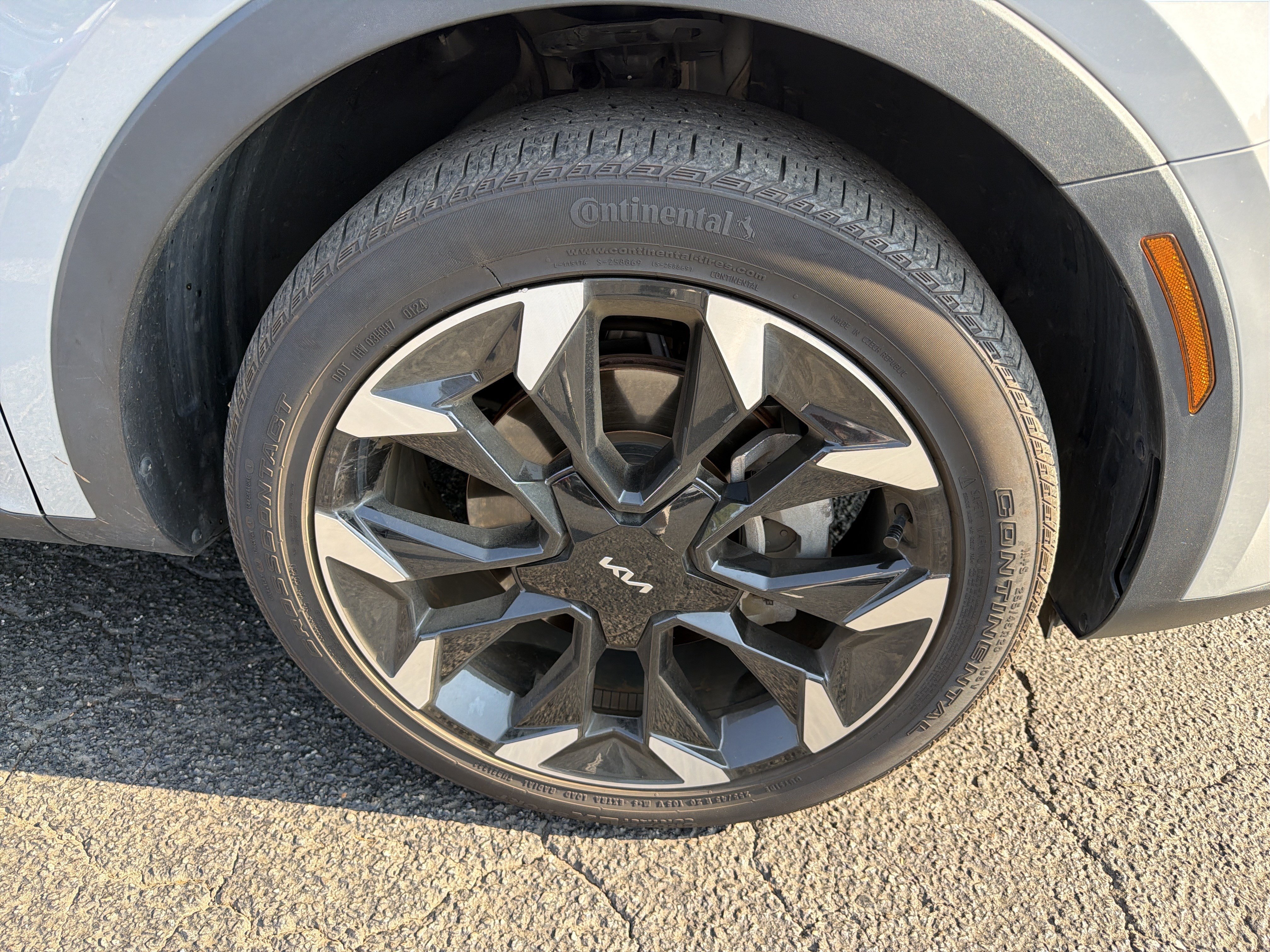 Used 2025 Kia Sorento EX FWD image 9