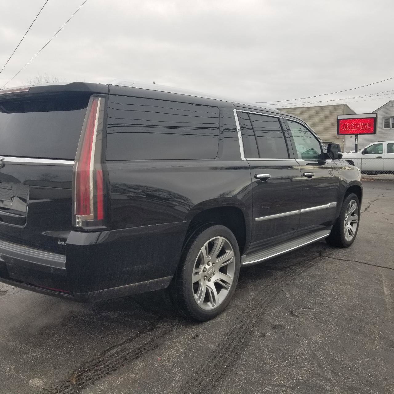 Used 2015 Cadillac Escalade ESV Premium AWD/4WD image 5