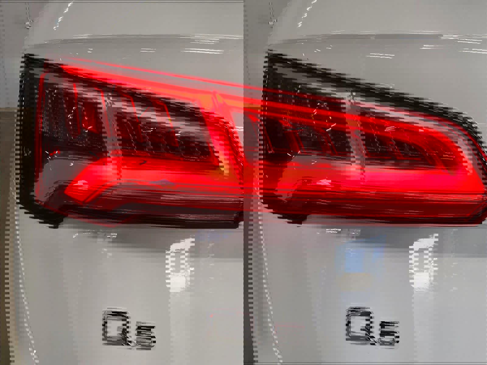 Used 2020 Audi Q5 Prestige w/ Prestige Package image 30