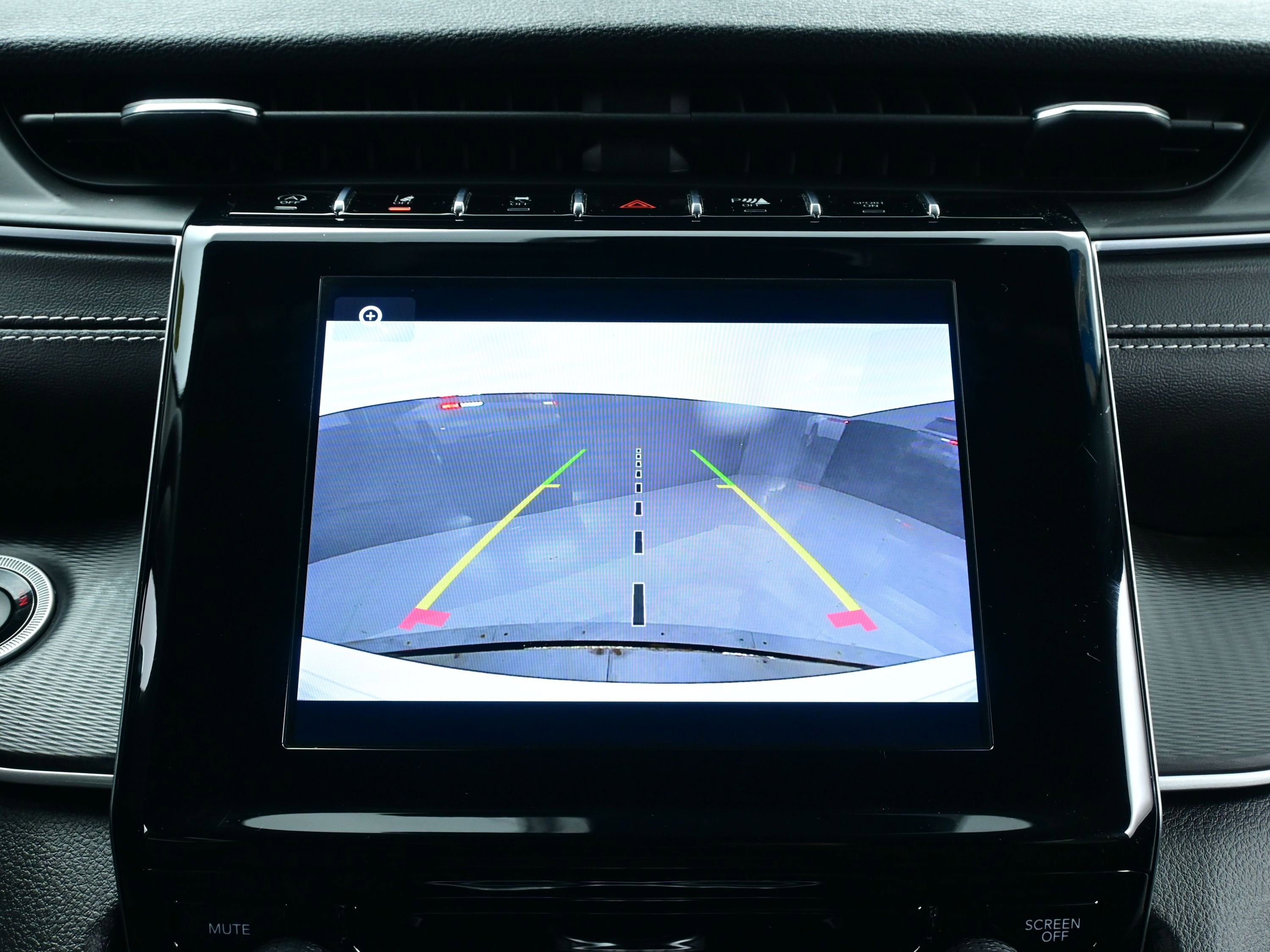 Used 2024 Jeep Grand Cherokee Laredo X image 20