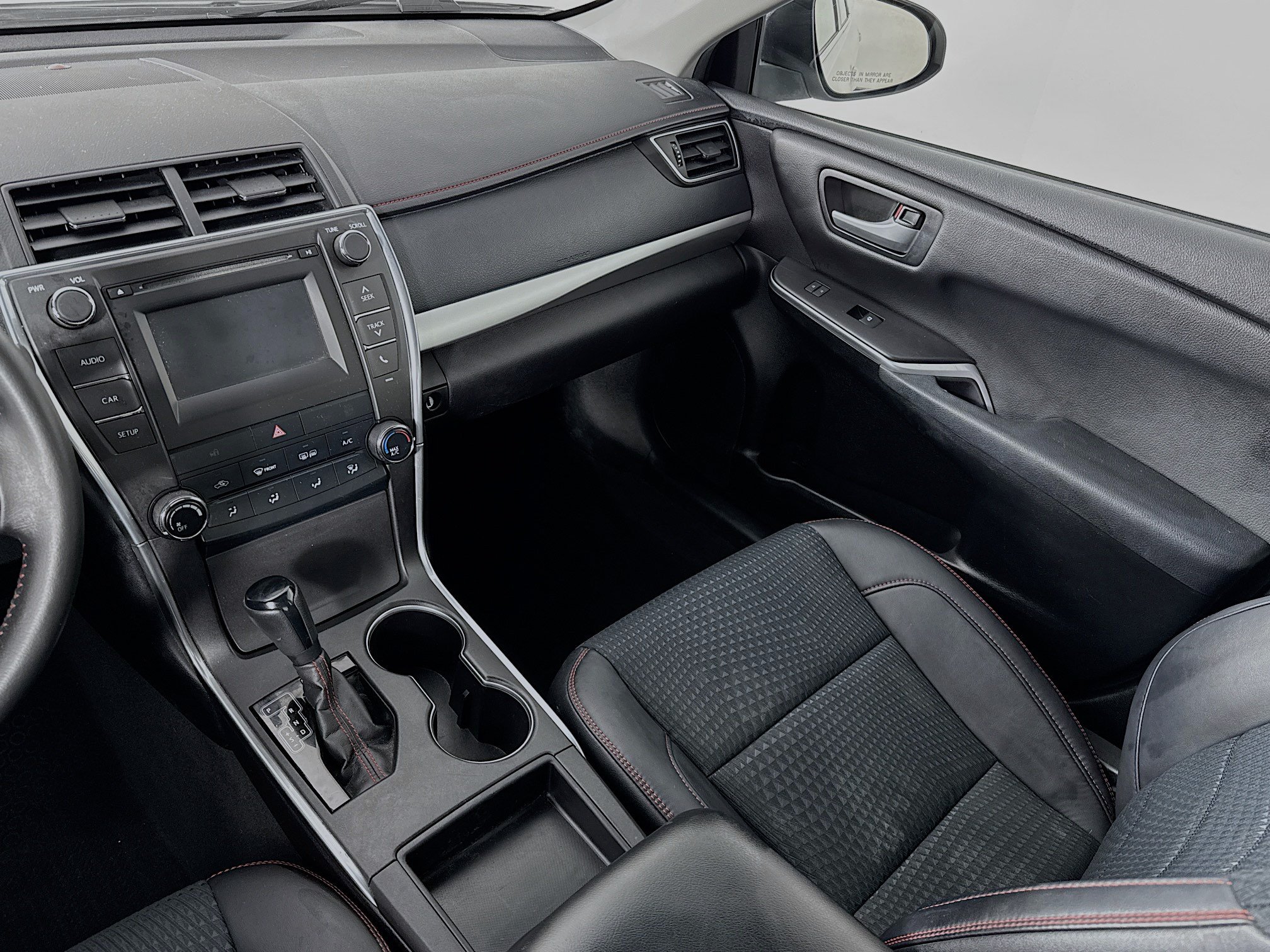 Used 2015 Toyota Camry SE FWD image 29