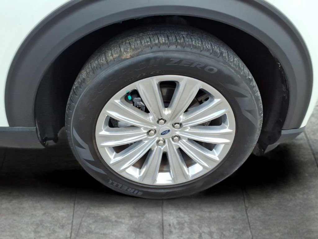 Used 2022 Ford Explorer Limited w/ Limited Technology Package image 6