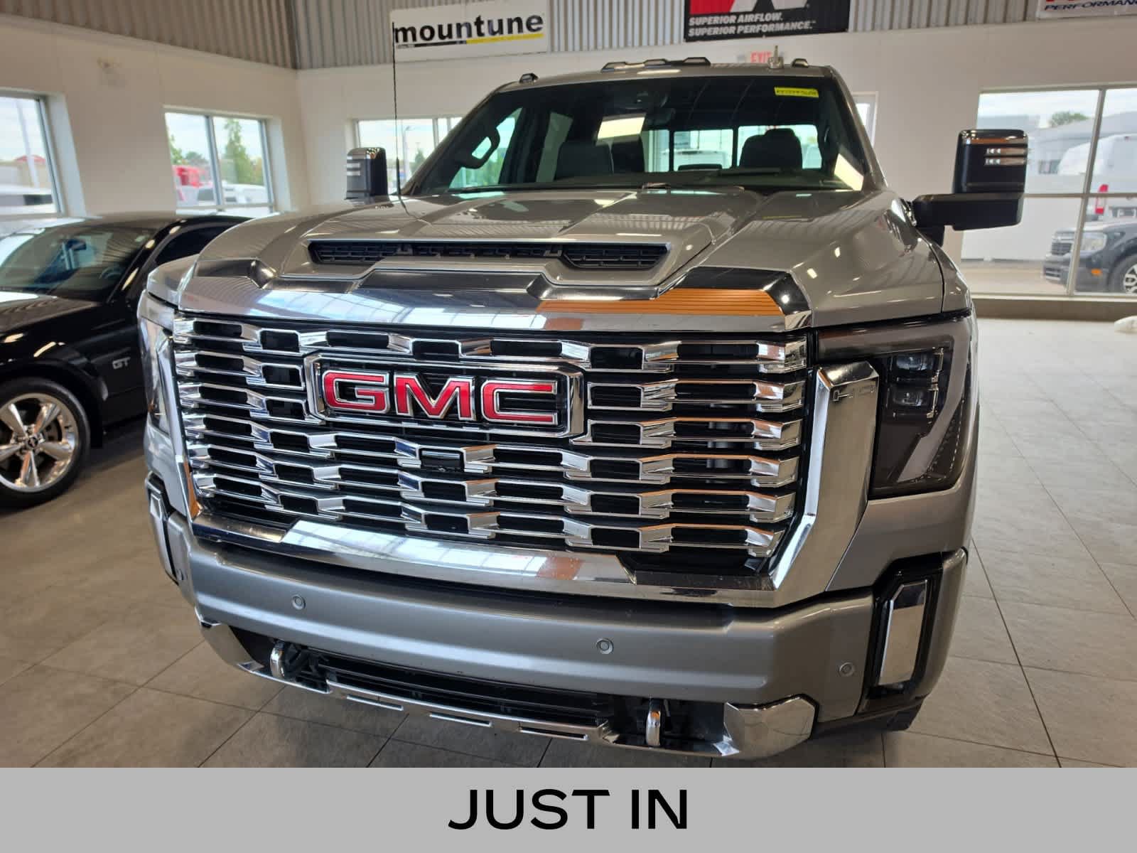 Used 2024 GMC Sierra 2500 Denali w/ Denali Reserve Package AWD/4WD image 1