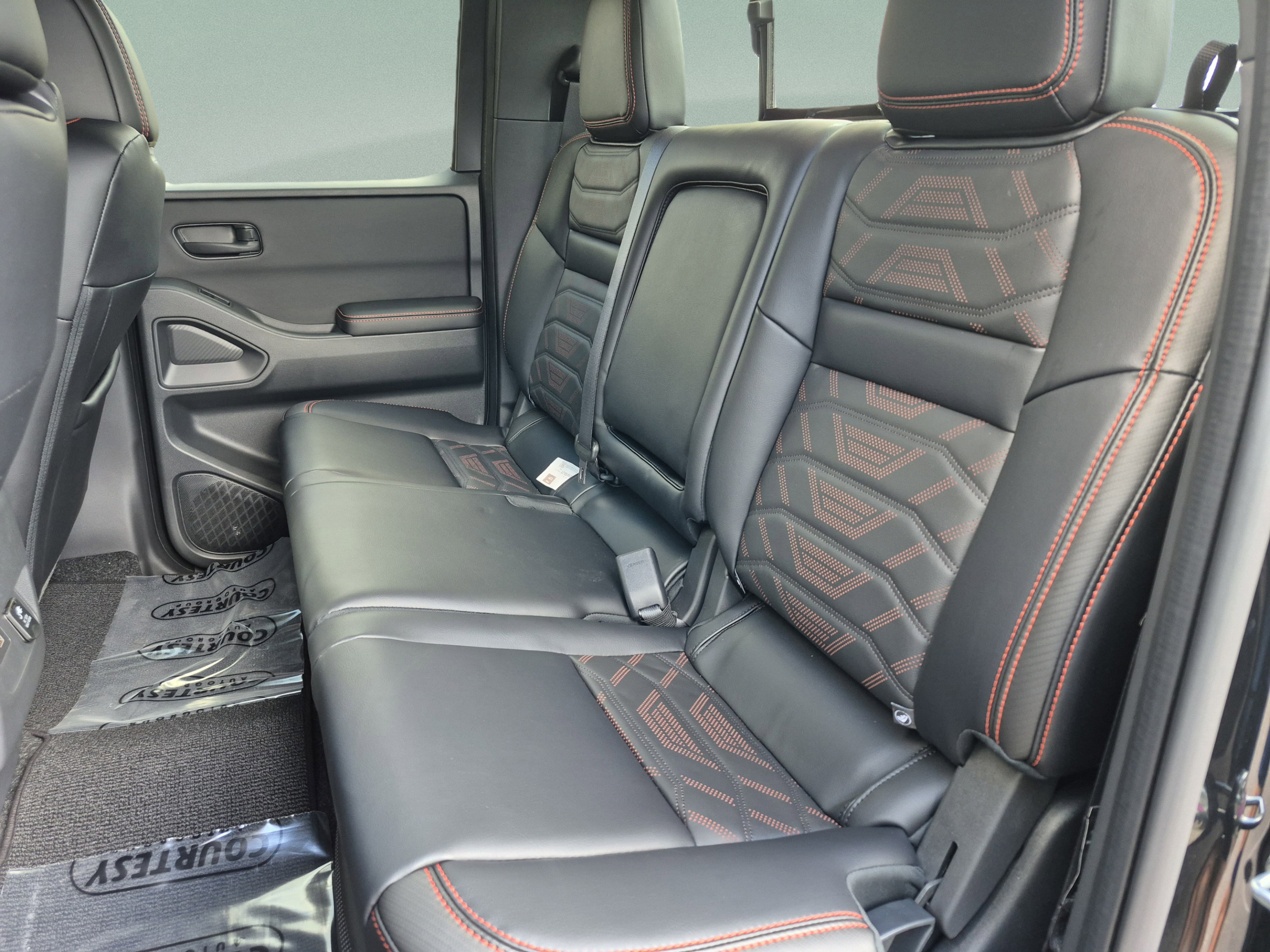 New 2026 Nissan Frontier PRO-4X w/ Pro Premium Package AWD/4WD image 17