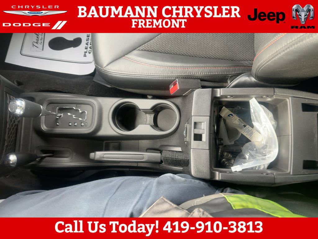 Used 2016 Jeep Wrangler Unlimited Sahara image 19