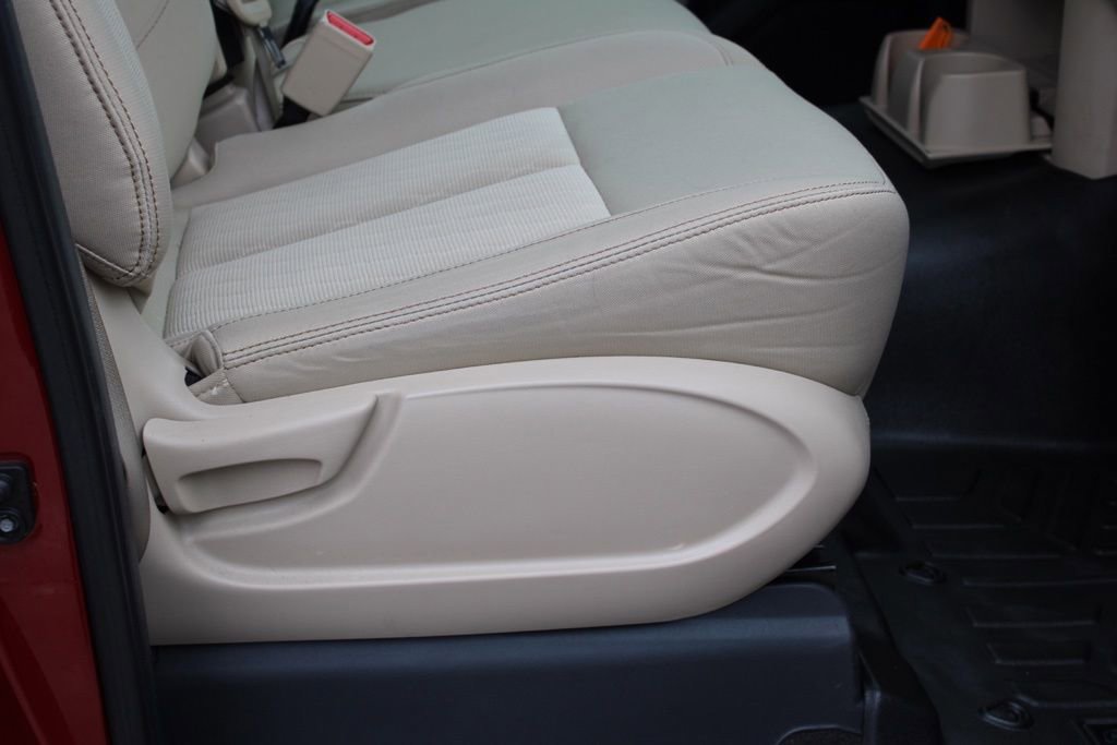 Used 2017 Nissan Titan SV image 20