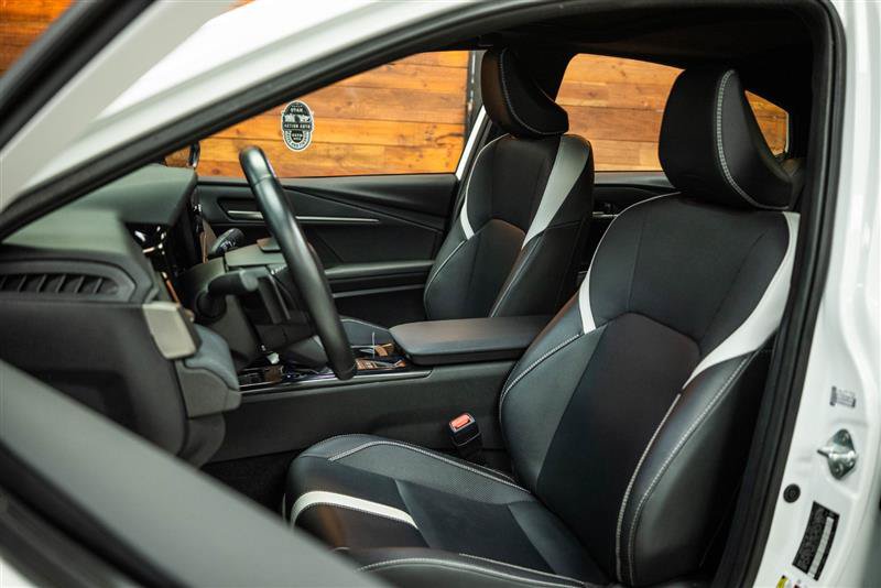Used 2025 Toyota Camry SE w/ Multimedia Upgrade Package FWD image 9