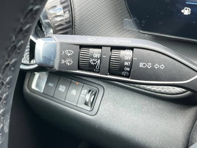 Used 2026 Chevrolet Equinox LT AWD/4WD image 35