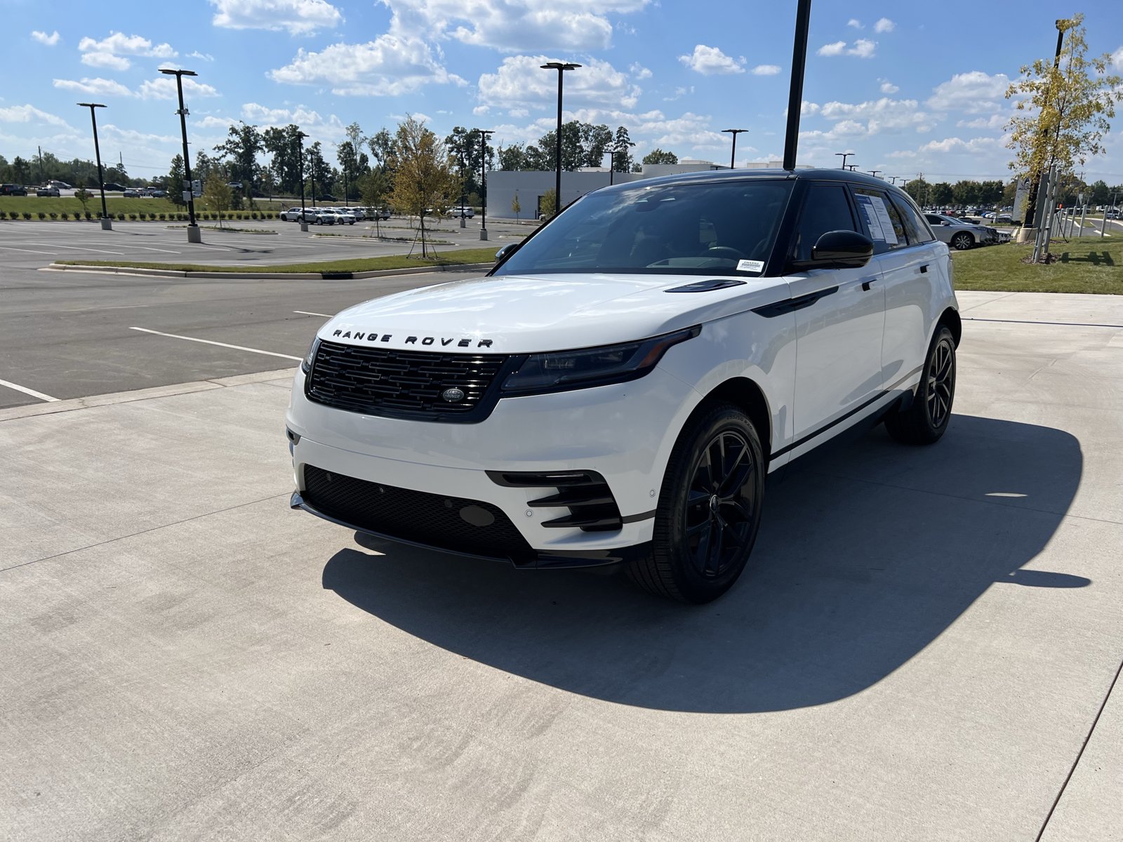 Used 2024 Land Rover Range Rover Velar Dynamic SE AWD/4WD image 4