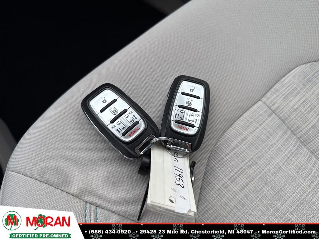 Used 2017 Chrysler Pacifica Touring Plus image 33