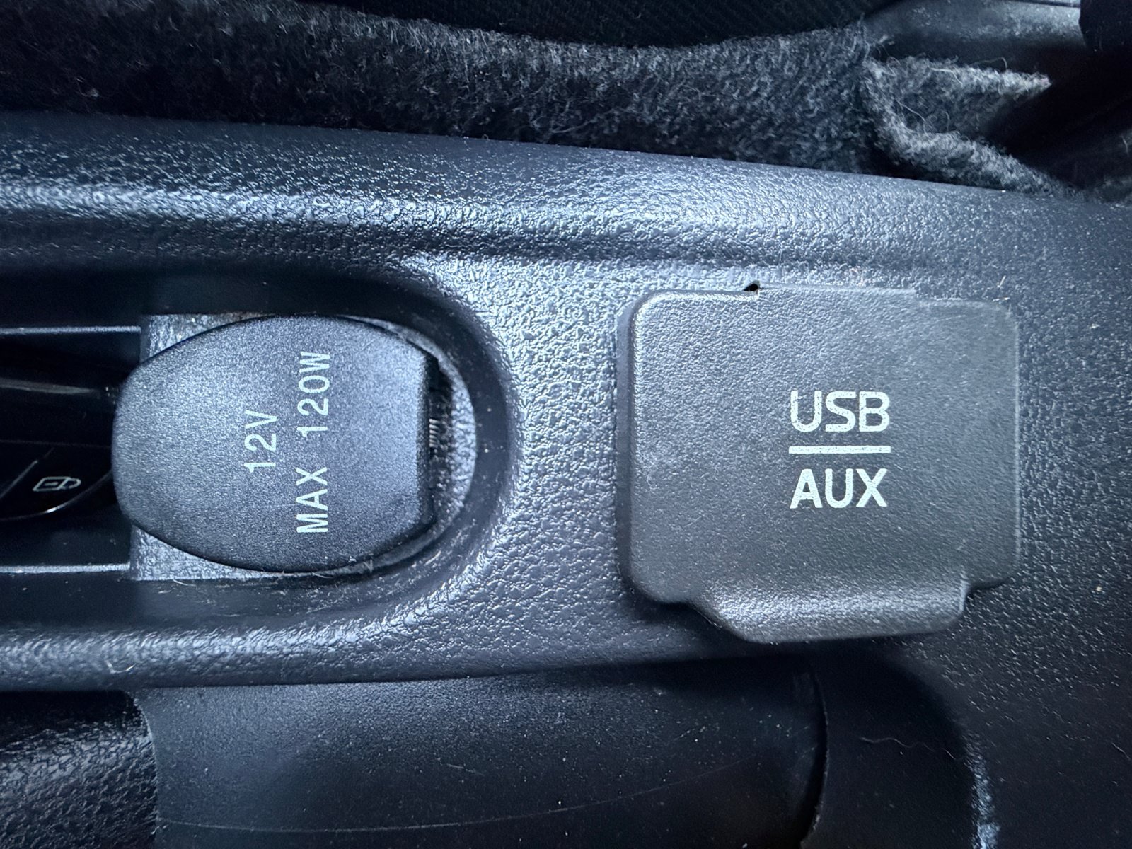 Used 2016 Nissan Versa Note SV FWD image 31