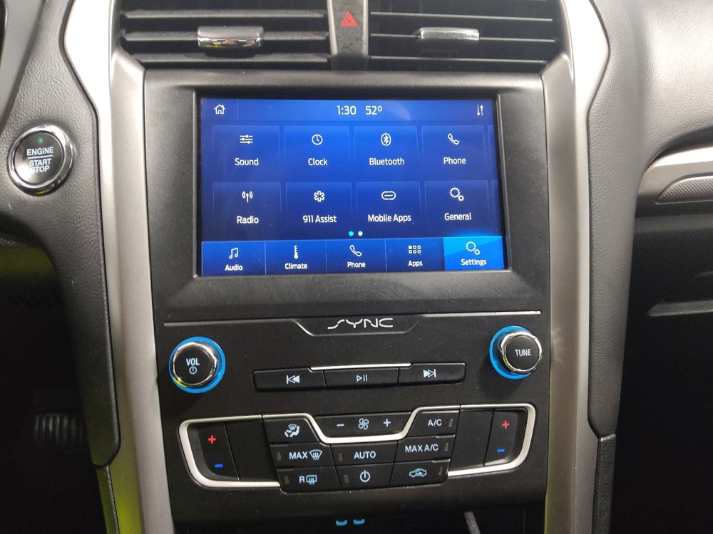 Used 2020 Ford Fusion SE image 25