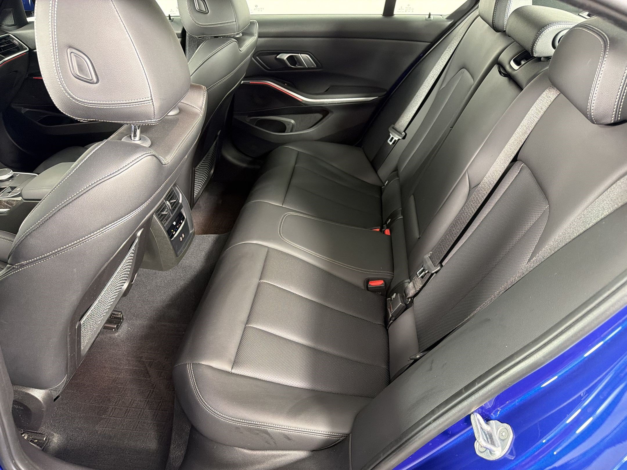 Used 2022 BMW 330i Sedan w/ M Sport Package RWD image 23