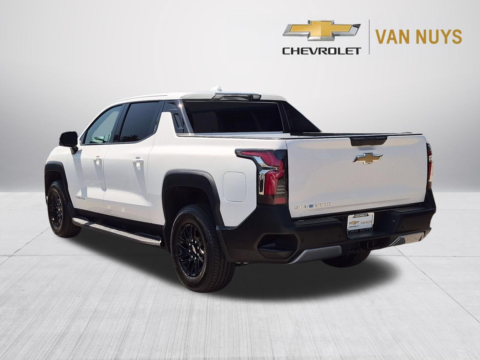 Used 2026 Chevrolet Silverado EV LT AWD/4WD image 7