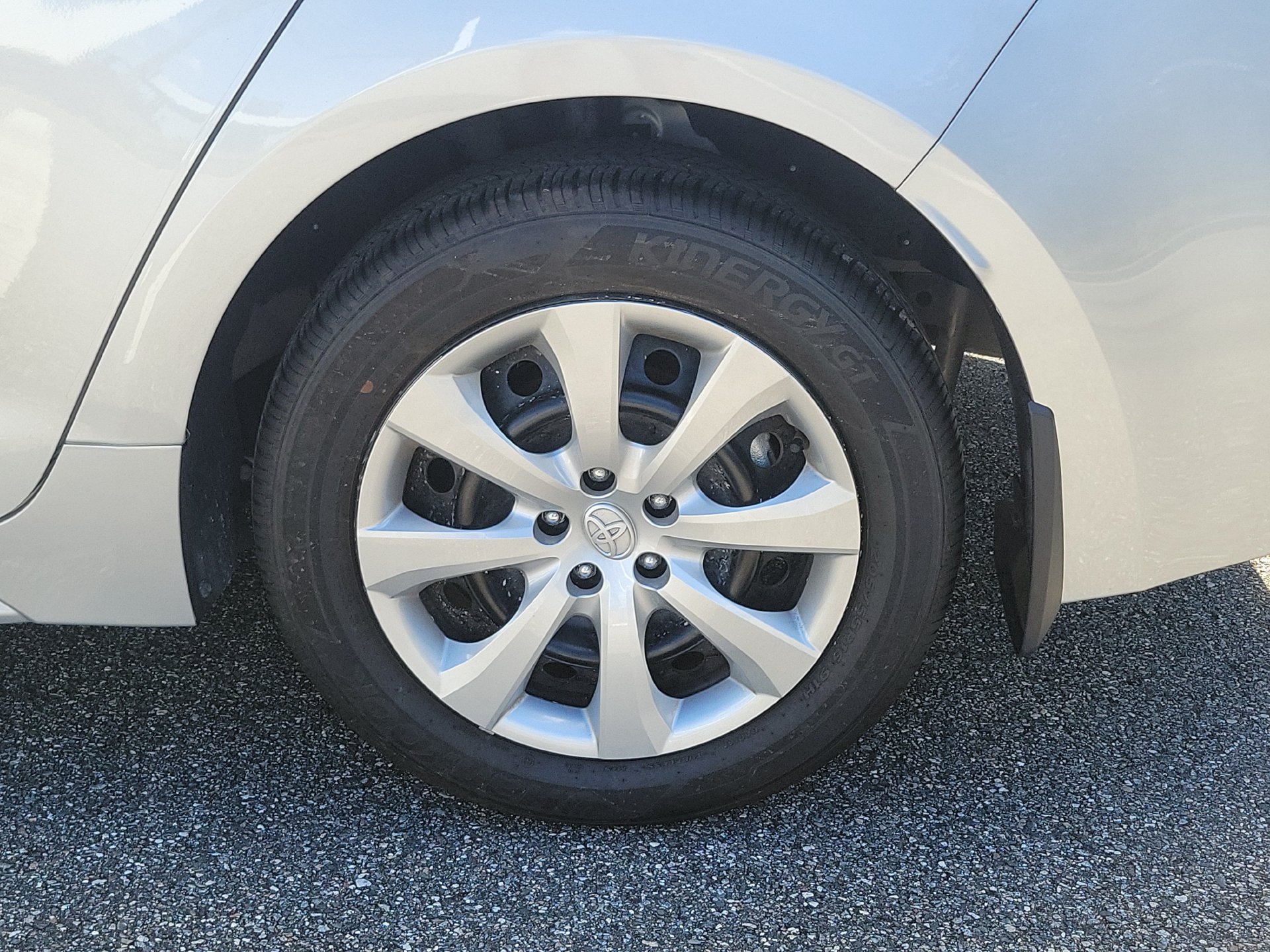 Used 2025 Toyota Corolla LE FWD image 38