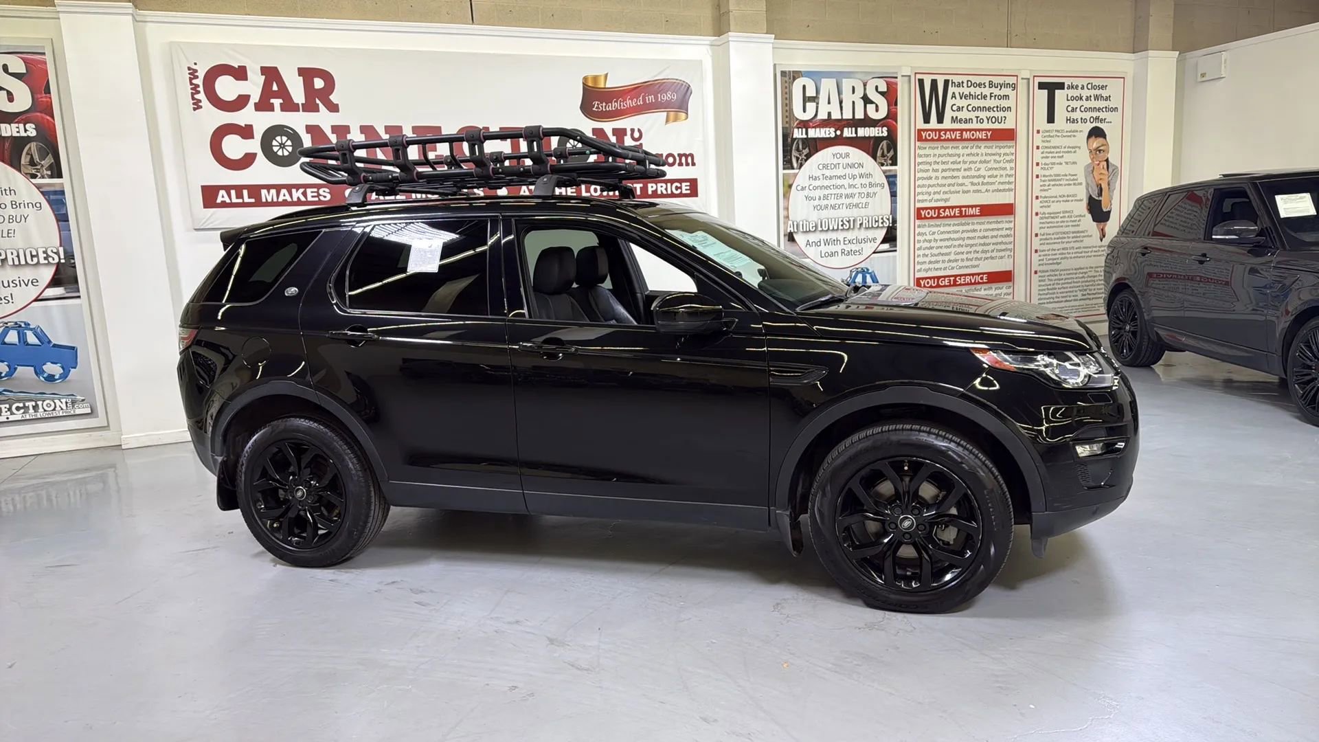 Used 2016 Land Rover Discovery Sport HSE image 3