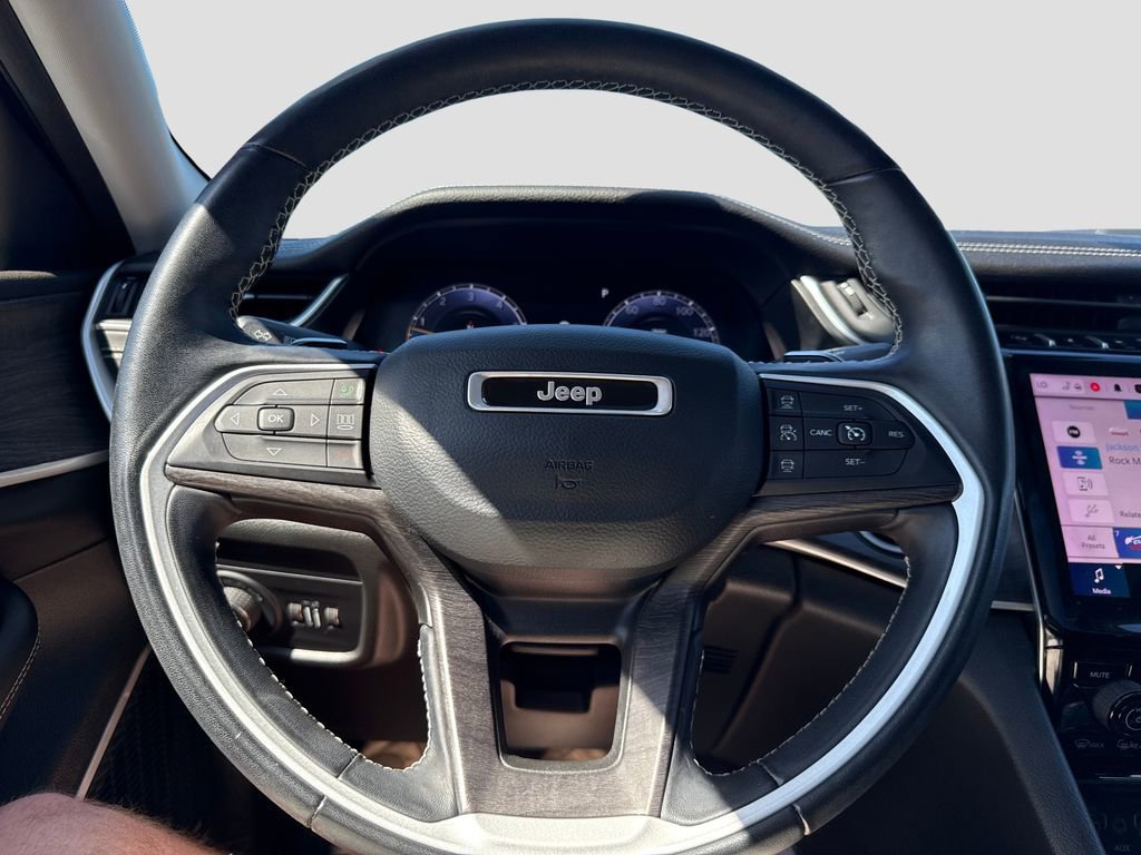 Used 2022 Jeep Grand Cherokee L Limited AWD/4WD image 13