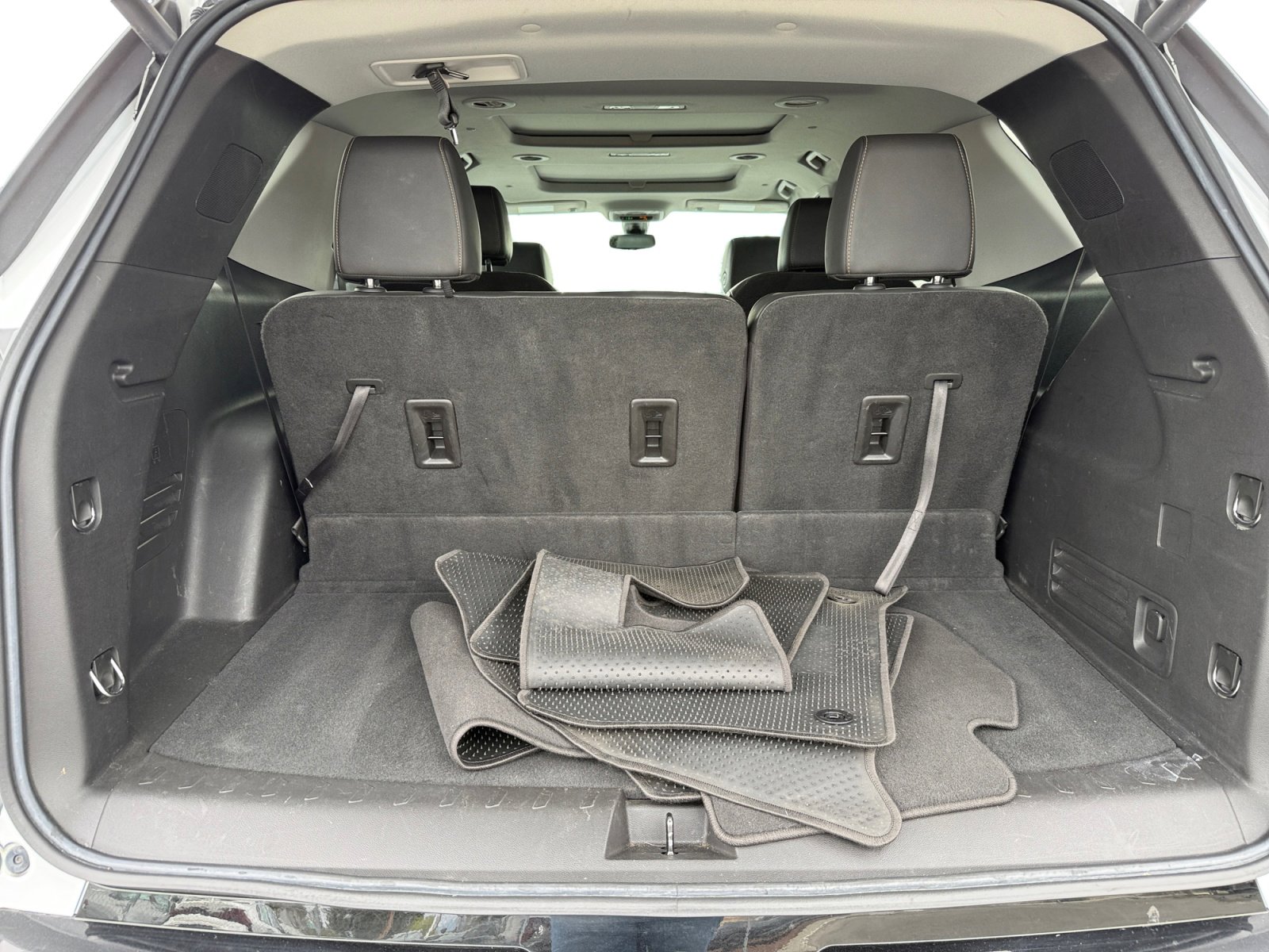 Used 2021 Chevrolet Traverse Premier w/ Redline Edition image 17